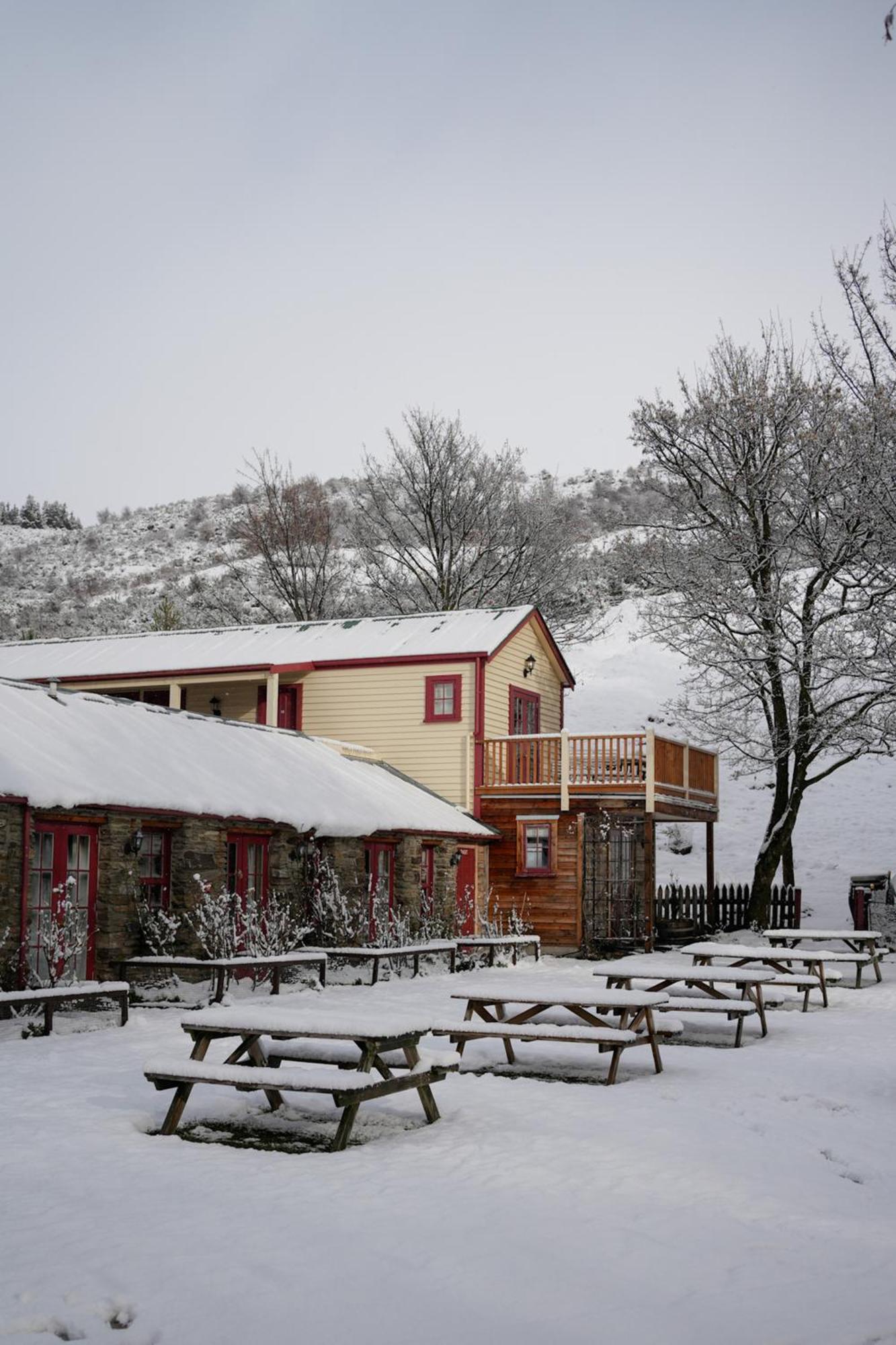 Cardrona Hotel Exteriör bild